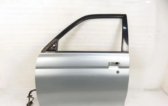 Mitsubishi Pajero Front door