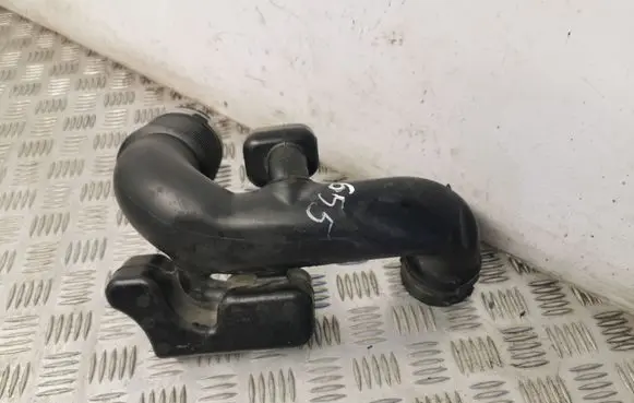 Intake resonator