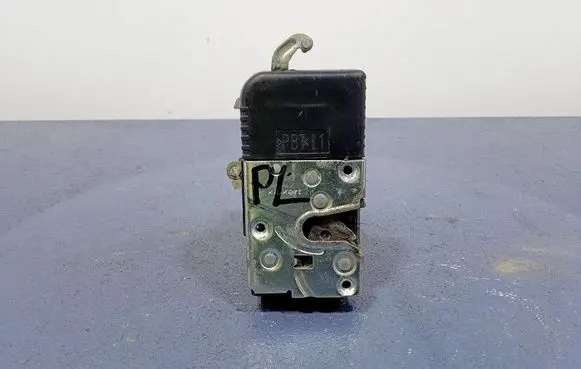 Peugeot 807 Front door lock 