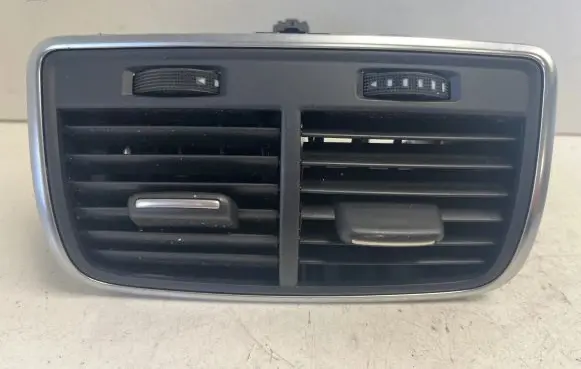 Audi A7 S7 4G Rear air vent grill 4G0819203