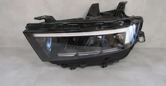 Opel Astra L Headlight/headlamp 9851881680 662588537 000161000104514