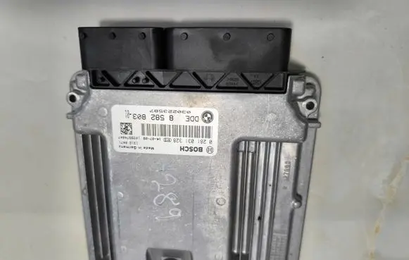 BMW X4 F26 Engine control unit/module 8582803 030223587 0281031328