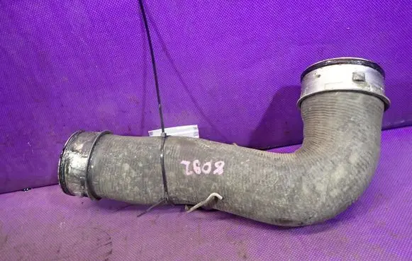 Volkswagen Golf V Intercooler hose/pipe 