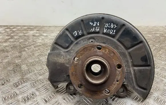 Volkswagen Touran I Front wheel hub