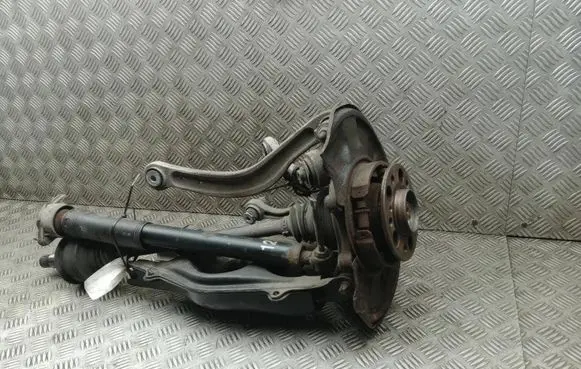 Rear wheel hub spindle/knuckle
