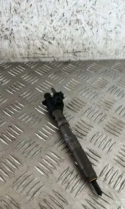 Volvo XC60 Fuel injector 31303238