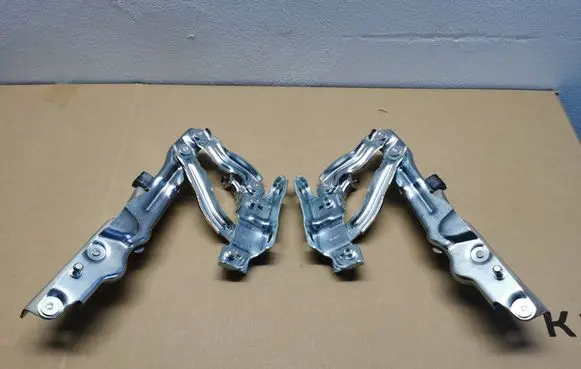 Volvo S90, V90 Engine bonnet/hood hinges 32219799DANEK 32219799