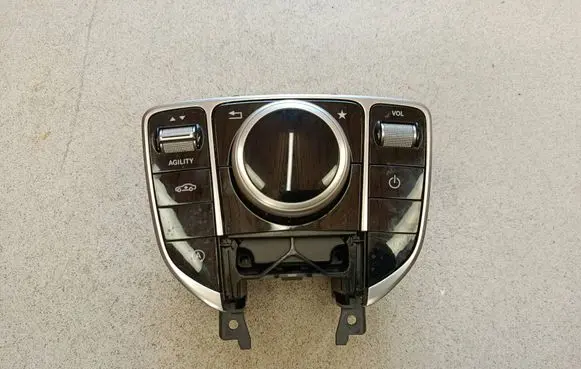 Mercedes-Benz C W205 Head unit multimedia control A2059005915 A2059015409 A2059020104