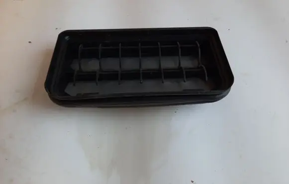 Volkswagen PASSAT CC Quarter panel pressure vent 3C0819465