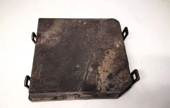 Nissan X-Trail T32 Fuse box cover 