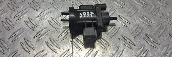Mercedes-Benz E W211 Turbo solenoid valve A0005450527
