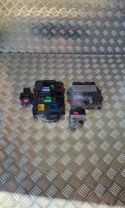 Citroen C4 Grand Picasso Engine ECU kit and lock set 9809447980 9806687980 28494513