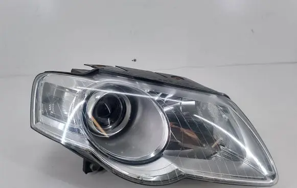 Volkswagen PASSAT B6 Headlight/headlamp