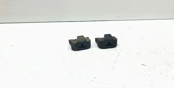 BMW 1 E81 E87 Radiator mount bracket 7805310 17117805310