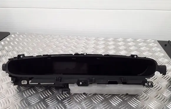 Toyota Prius (XW30) Speedometer (instrument cluster) 769363290