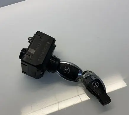 Mercedes-Benz GLK (X204) Ignition lock A2075450108 3019017521706175 2075450108