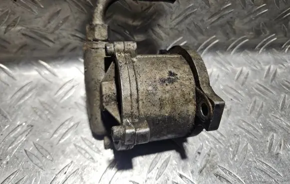 Vacuum pump