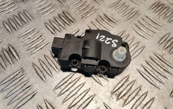 Mercedes-Benz S W221 Intake manifold valve actuator/motor A2218200042 2218200042