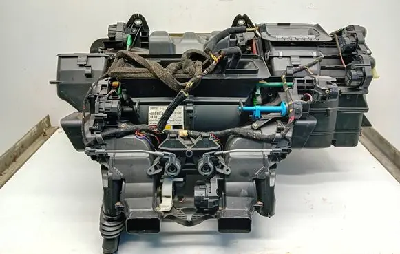 BMW 7 E65 E66 Interior heater climate box assembly 8379945 E3E84P 0011259