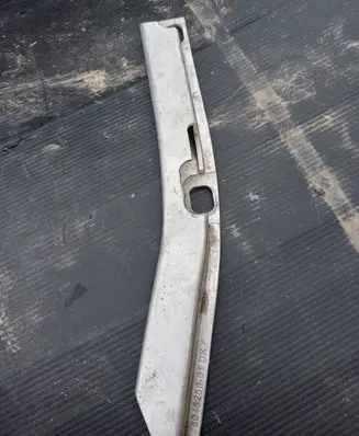 BMW M5 F90 Radiator mount bracket 8049256
