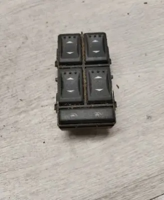 Ford Mondeo Mk III Electric window control switch 03163451