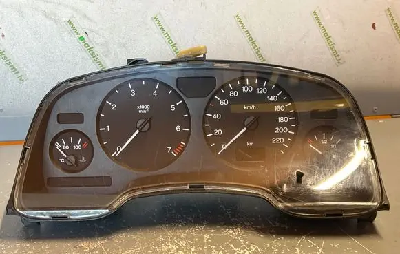 Speedometer (instrument cluster)