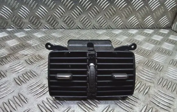Volkswagen PASSAT CC Rear air vent grill 