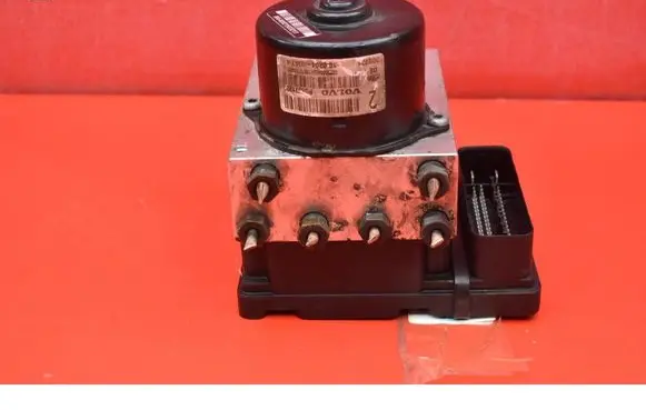 Volvo V70 ABS Pump P08671225