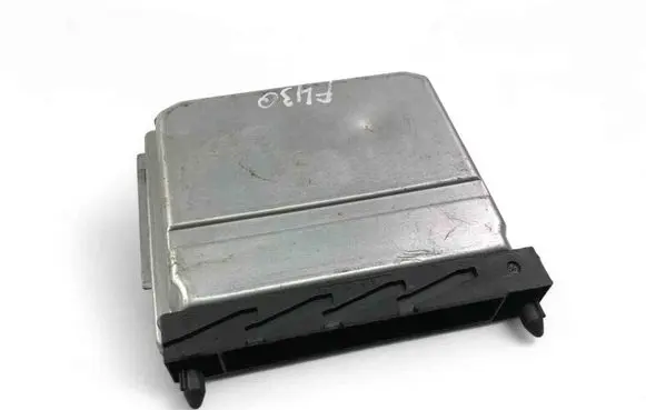 Volvo V70 Engine control unit/module 09496667A