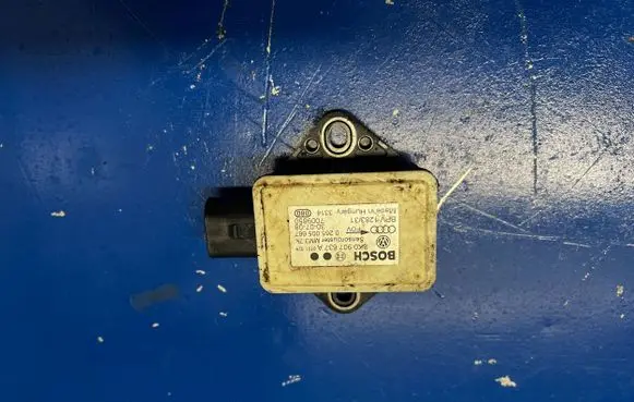 Audi A4 S4 B8 8K ESP acceleration yaw rate sensor 8K0907637A 0265005667