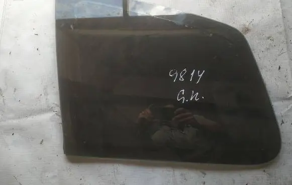 Ford Focus C-MAX Rear side window as2