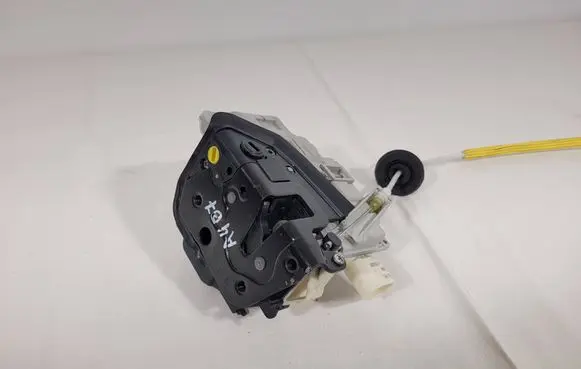 Audi A4 S4 B7 8E 8H Rear door lock 8E0839015AA