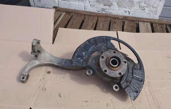 Volkswagen Phaeton Front wheel hub 4E0258