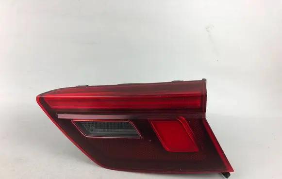 Volkswagen Tiguan Tailgate rear/tail lights 5NA945094G
