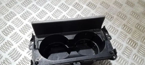 Mazda 6 Cup holder gj6a64361