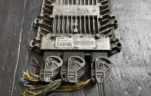 Citroen C2 Engine control unit/module 9654925380 5WS40111ET 9648624280