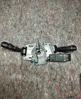 Dacia Duster Wiper turn signal indicator stalk/switch 681722712R E1109558 E1109568