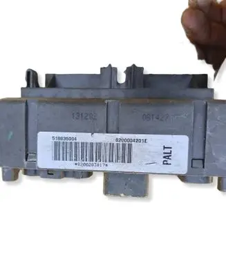 Renault Espace - Grand espace IV Fuse module 8200004201E 8200283817