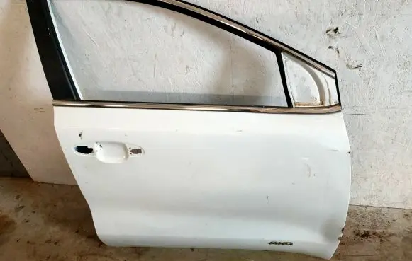 KIA Sportage Front door