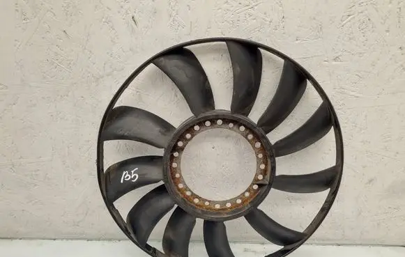 Volkswagen PASSAT B5 Fan impeller 058121301B