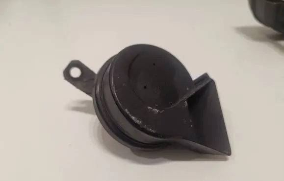 Skoda Fabia Mk1 (6Y) Horn signal 007728 A28657625 E1000233