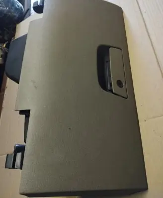 Jeep Grand Cherokee (WK) Glove box
