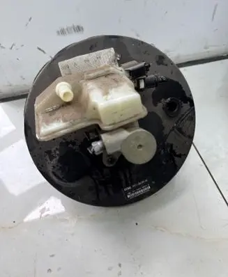 Ford C-MAX I Brake booster 3M512B195AG 03786436044