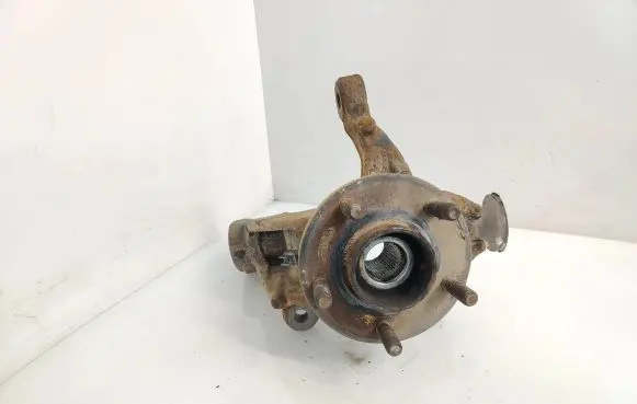 Front wheel hub spindle knuckle