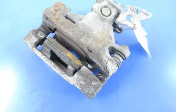 Ford Mondeo Mk III Rear brake caliper