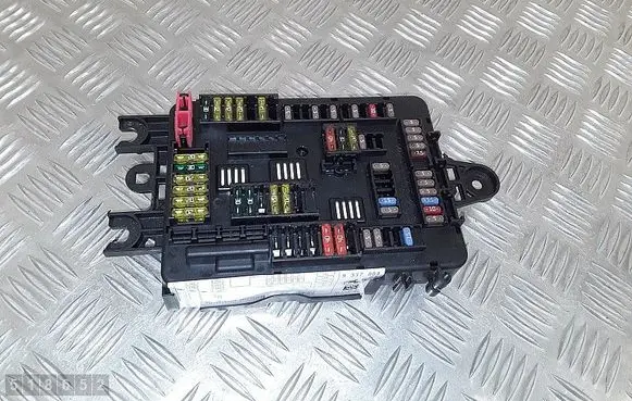 BMW 1 F20 F21 Fuse module 9337884