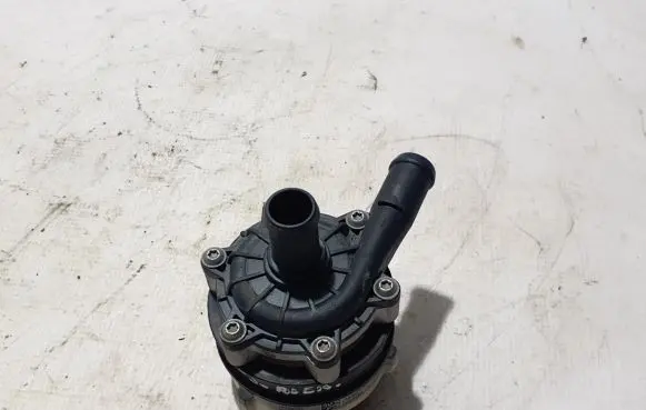 Volvo C40 Electric auxiliary coolant/water pump 32339380