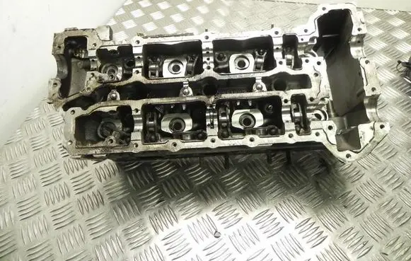 Mercedes-Benz E W211 Engine head R6420163501 BV1101