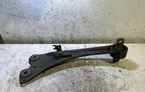 Toyota Auris E180 Rear control arm