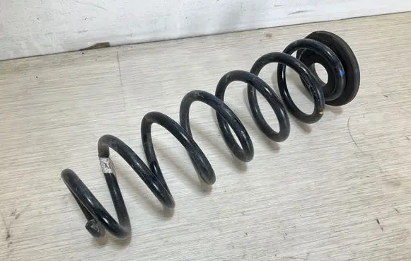 Audi Q3 F3 Rear coil spring 5Q0511115